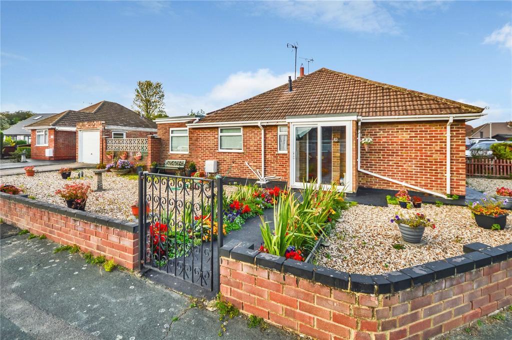 Whitelands Road, Swindon, Wiltshire, SN3 2 bed bungalow £270,000