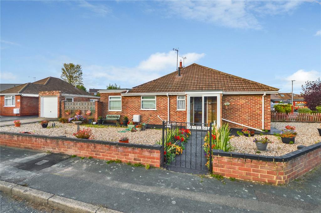 Whitelands Road, Swindon, Wiltshire, SN3 2 bed bungalow £270,000