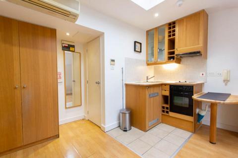 Studio to rent, Gloucester Street, Pimlico, London, SW1V