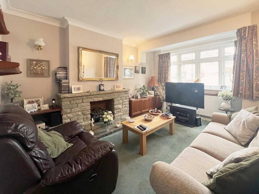 Cavendish Road, New Malden 3 bed end of terrace house £650,000