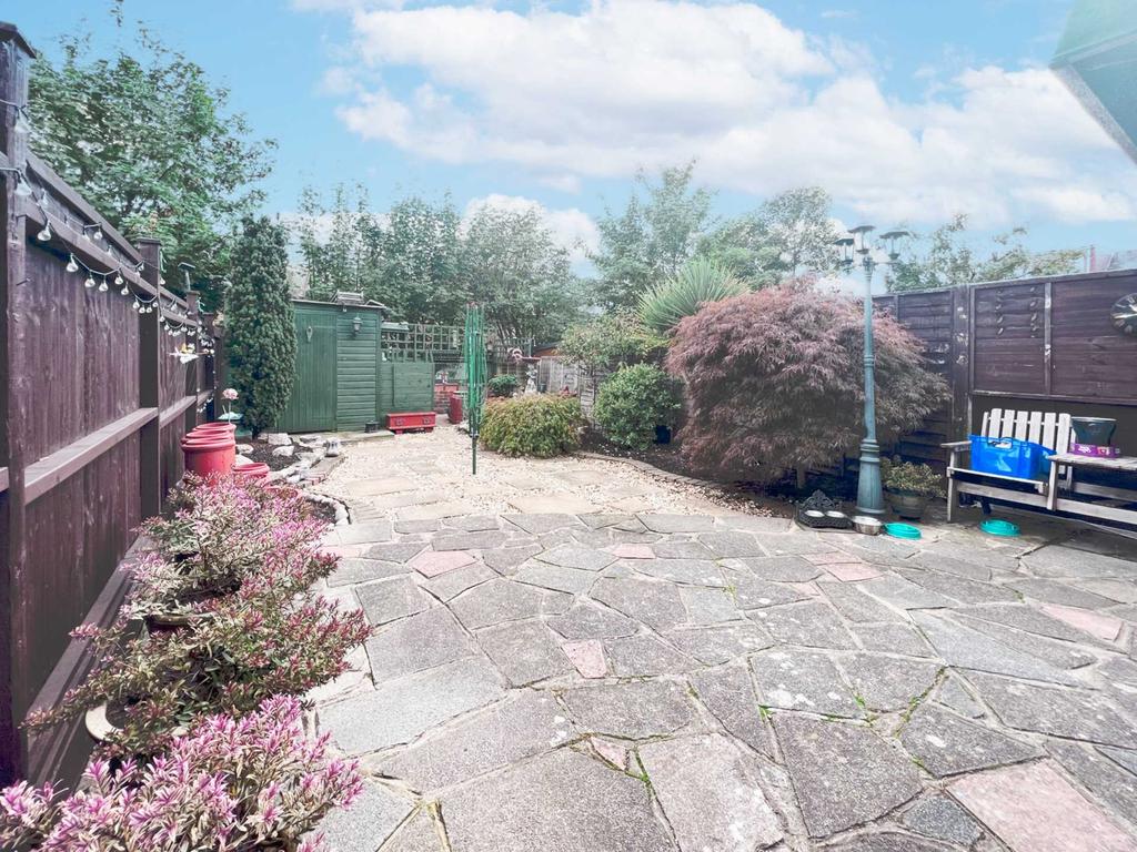 Cavendish Road, New Malden 3 bed end of terrace house £650,000