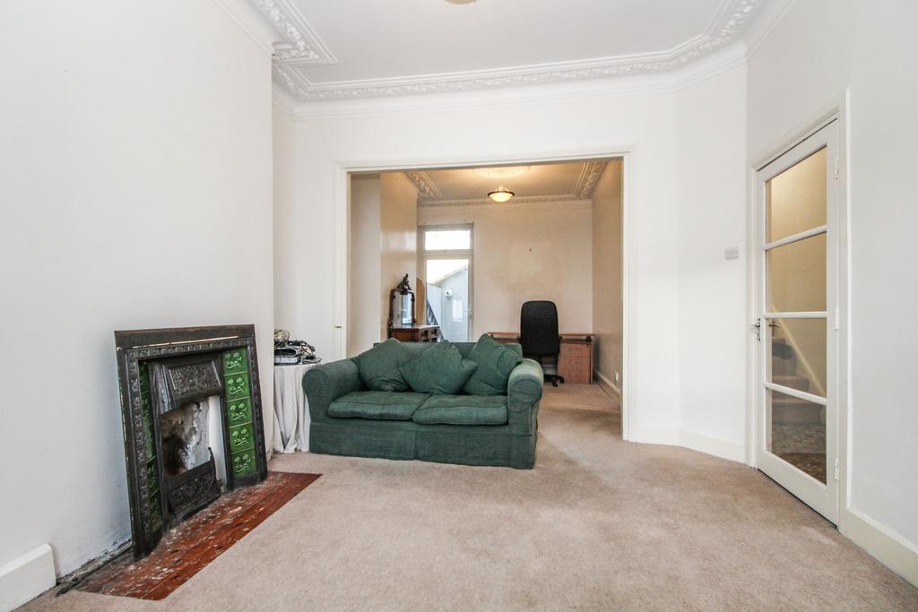 Sidney Road, Forest Gate E7 4 bed terraced house £2,395 pcm (£553 pw)