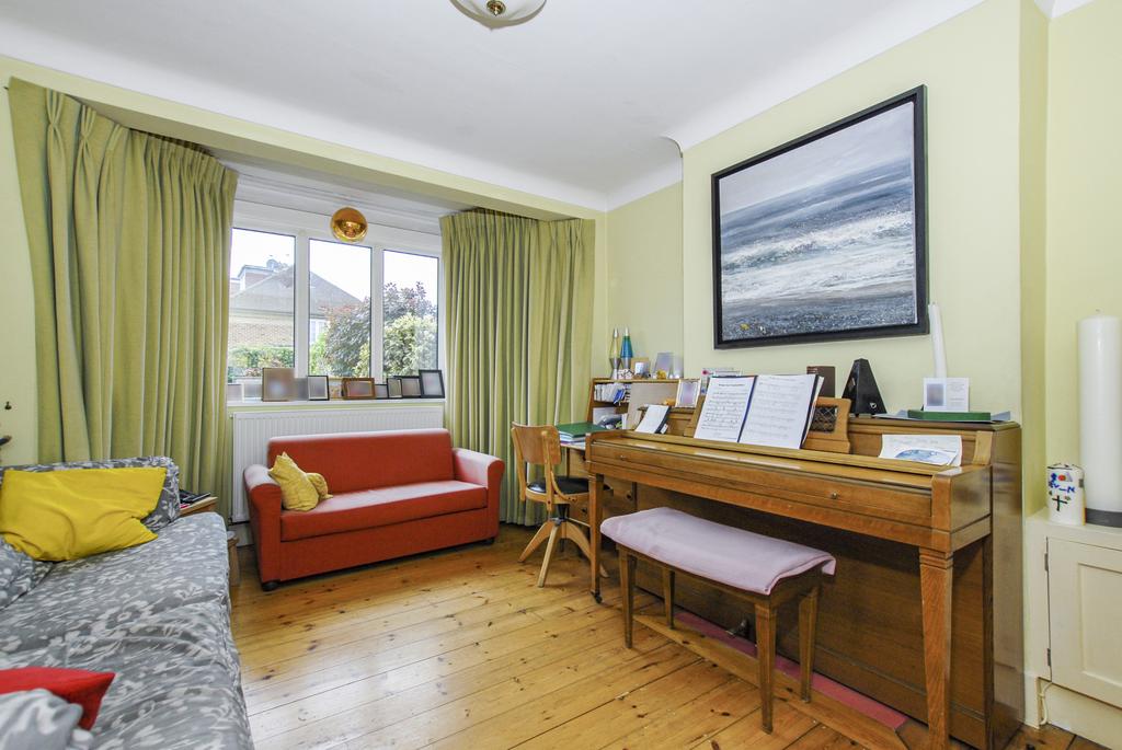 Lock Road, Ham, Richmond TW10 4 bed house £895,000