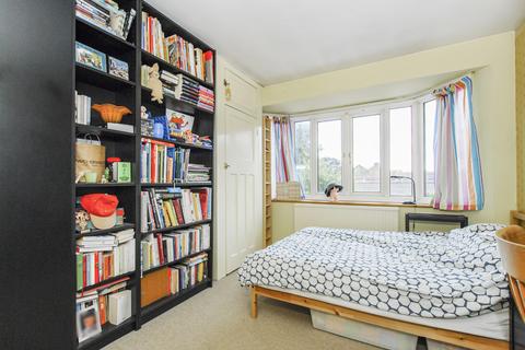 93 Lock Road, Richmond, TW10 7LL
