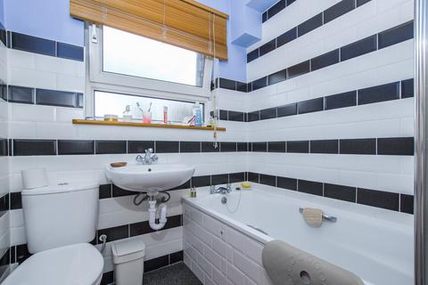 93 Lock Road, Richmond, TW10 7LL