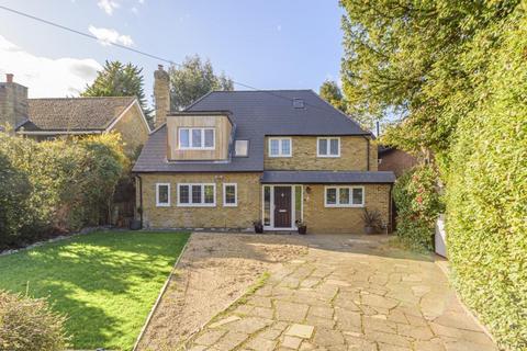 4 bedroom detached house to rent, Stevens Lane, Claygate, KT10