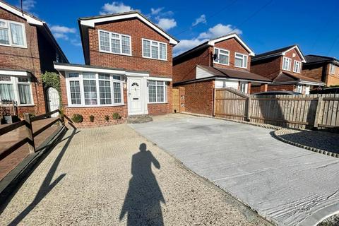 4 bedroom detached house for sale - Harvest Road, Canvey Island,SS8