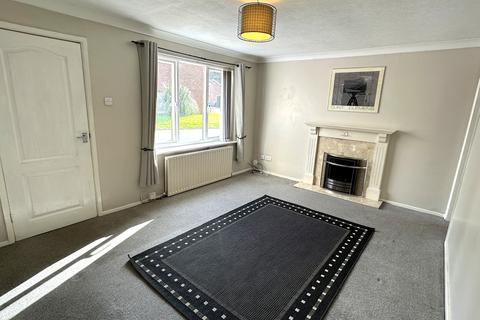 3 bedroom detached house to rent, Lychgate Close, Oakwood, Derby, DE21