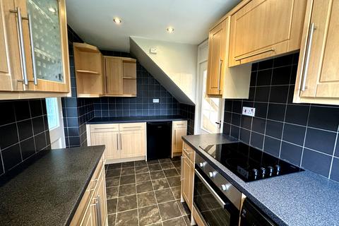 3 bedroom detached house to rent, Lychgate Close, Oakwood, Derby, DE21