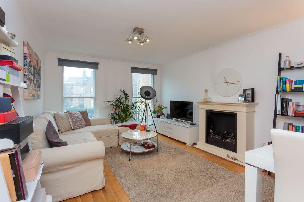 32/3 St Bernard's Crescent, Edinburgh, EH4 1NS 2 bed flat for sale - £ ...