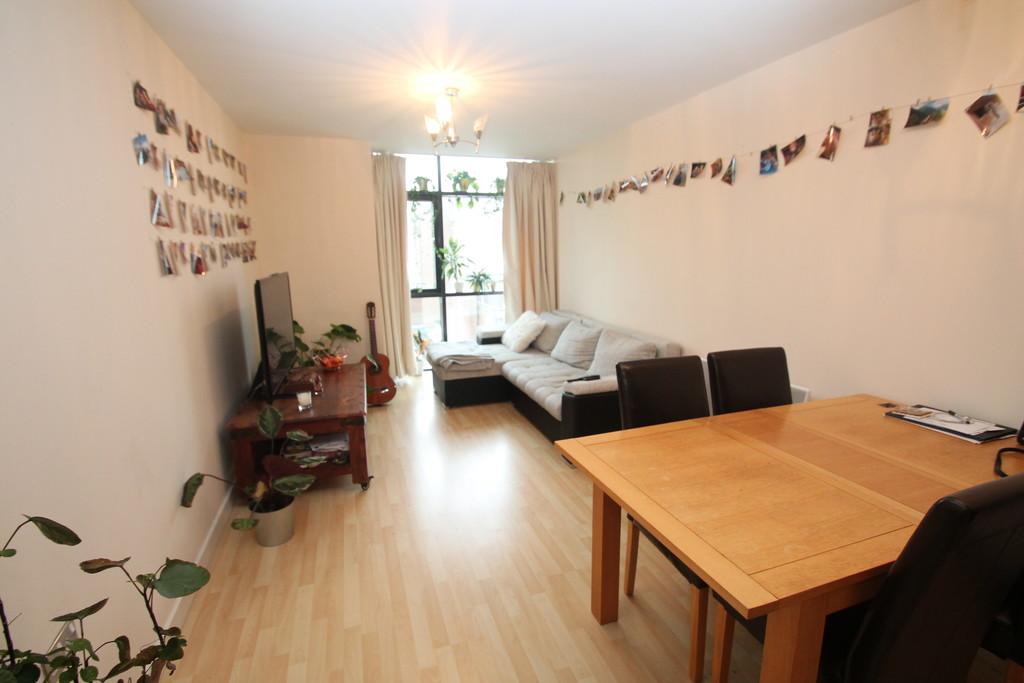 Wells Crescent, Marconi Plaza... 1 bed apartment £195,000