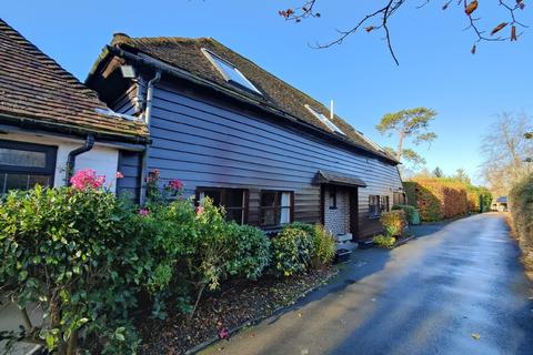 3 bedroom barn conversion for sale - Lane Location In Benenden Village