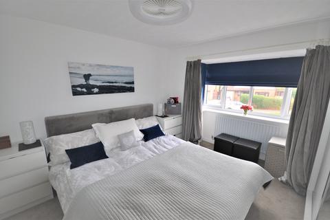 8 Avocet Close, Swindon, SN3 5HR