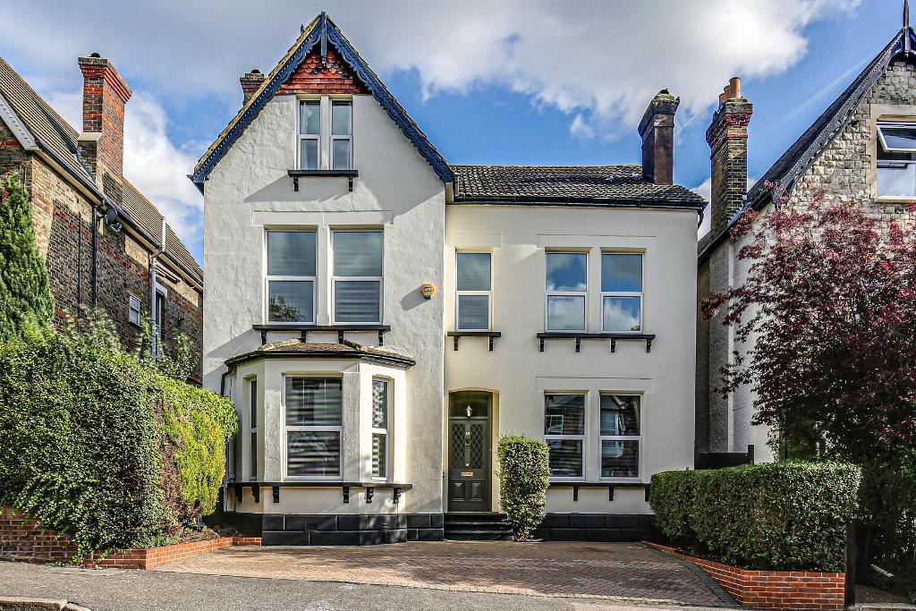 Campden Road, South Croydon, Surrey, CR2 7EN 8 bed detached house £