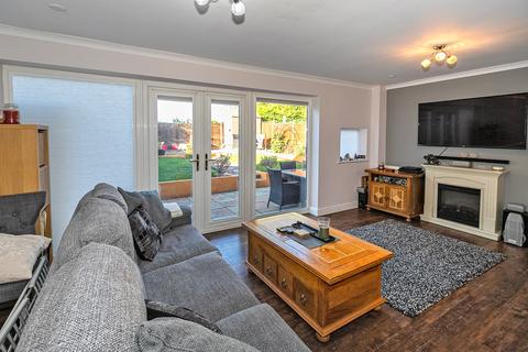 3 bedroom terraced house for sale - Abbotsfield, Eaglestone, Milton Keynes, MK6