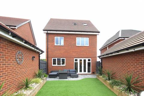 4 bedroom detached house for sale, WOMBOURNE, Rosemary Road