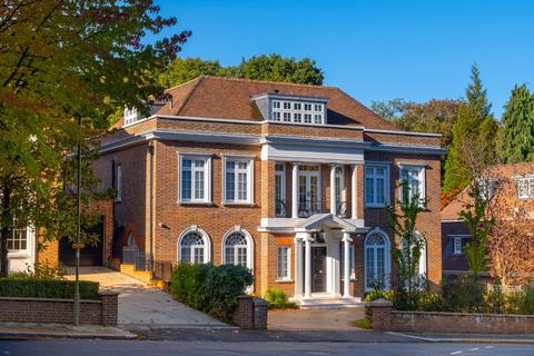 7 bedroom detached house to rent, Ingram Avenue, Hampstead Garden Suburb, London, NW11