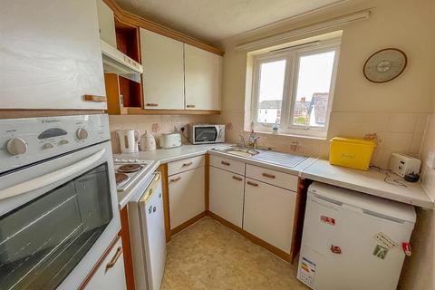 1 bedroom flat for sale - Monmouth Court, Newport