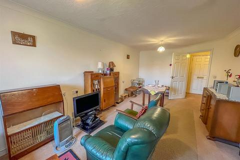 1 bedroom flat for sale - Monmouth Court, Newport