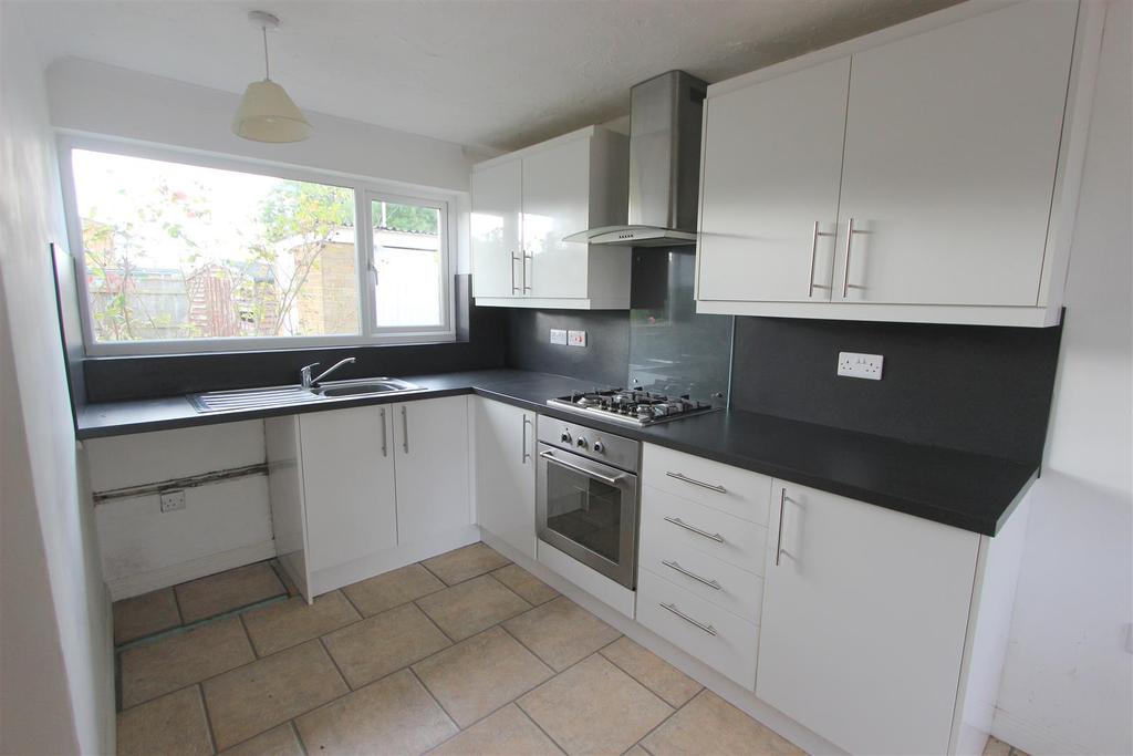 Oakfield, Newton Aycliffe 3 bed terraced house £550 pcm (£127 pw)