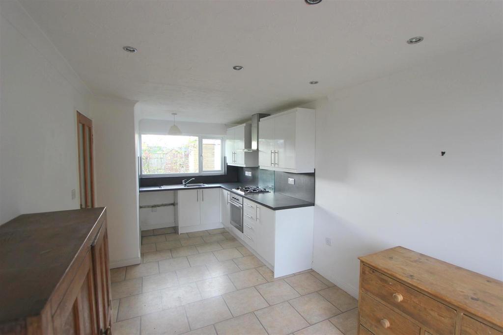 Oakfield, Newton Aycliffe 3 bed terraced house £550 pcm (£127 pw)