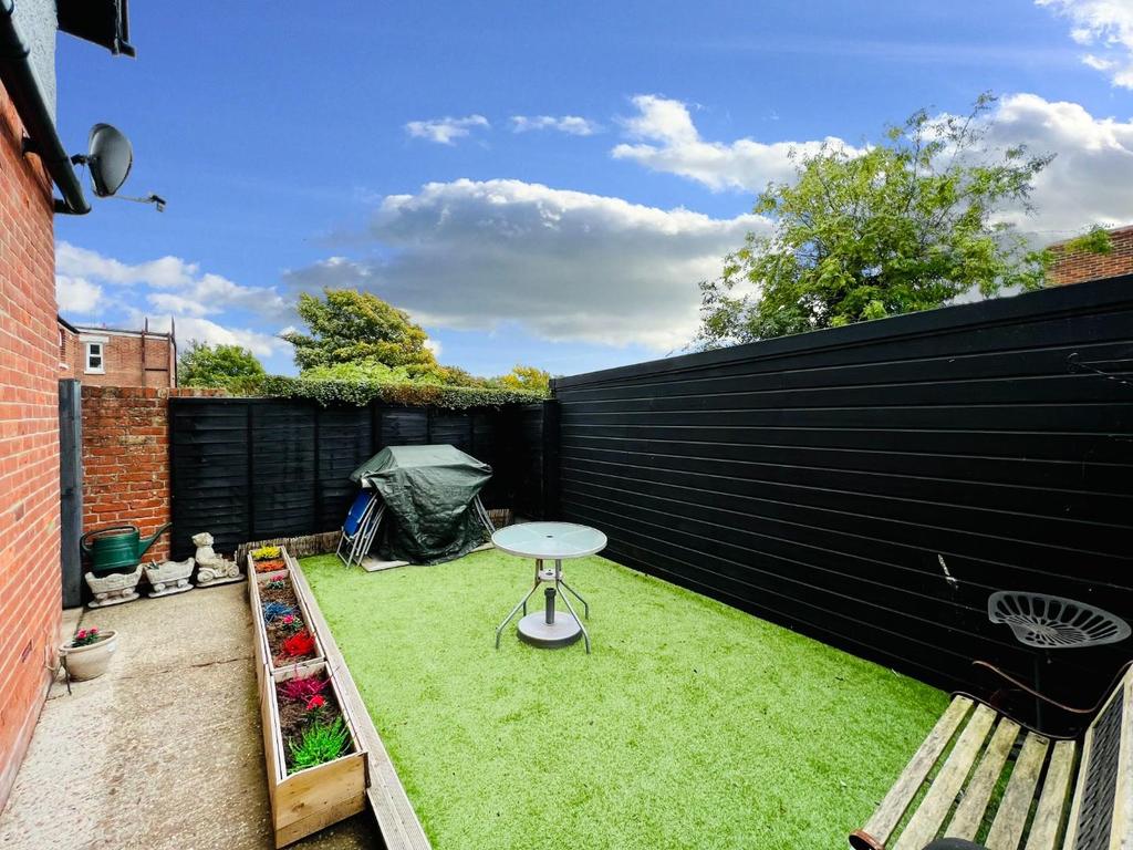 GARDEN 2.jpg