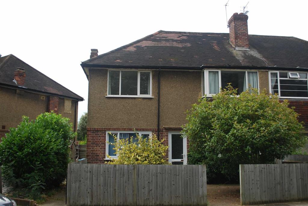 Chertsey Road, Twickenham 2 bed £1,550 pcm (£358 pw)