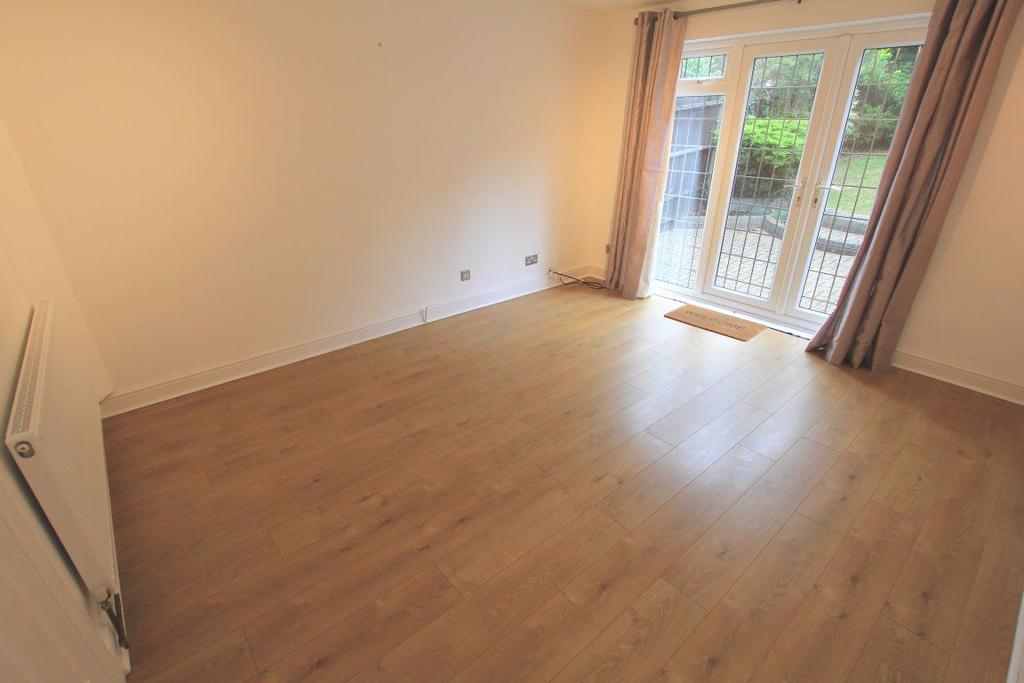 2 Bedrooms Billericay 2 bed house £1,250 pcm (£288 pw)