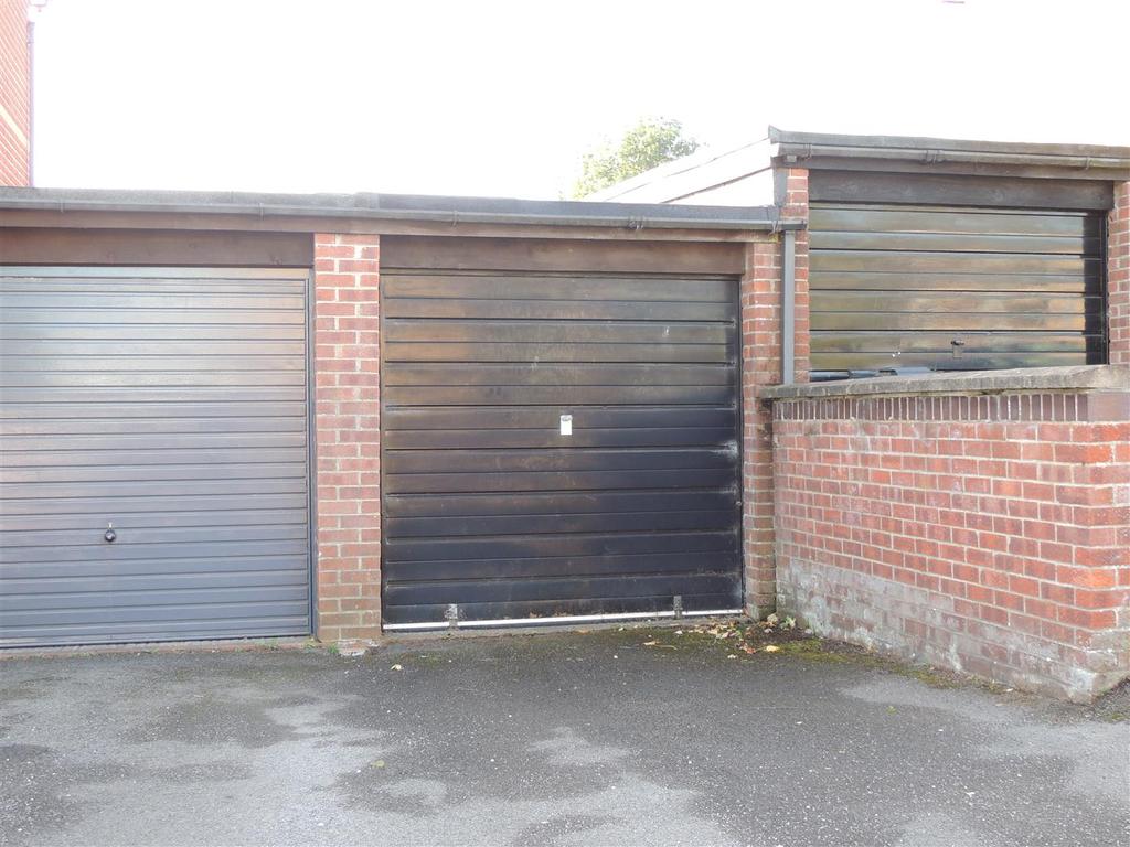 Jeffery Court, Warmley, Bristol 2 bed end of terrace house £269,995