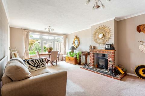 13 Downsview, Small Dole, Henfield, BN5 9YB