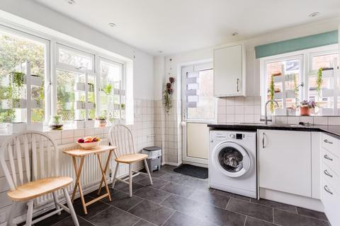 13 Downsview, Small Dole, Henfield, BN5 9YB