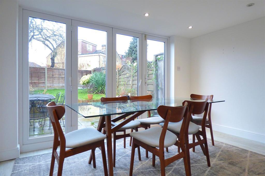 Bourne Road, Bexley, Kent 2 bed end of terrace house £1,600 pcm (£369 pw)