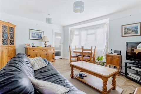 2 bedroom flat for sale, Chesham Close, Goring-By-Sea, Worthing