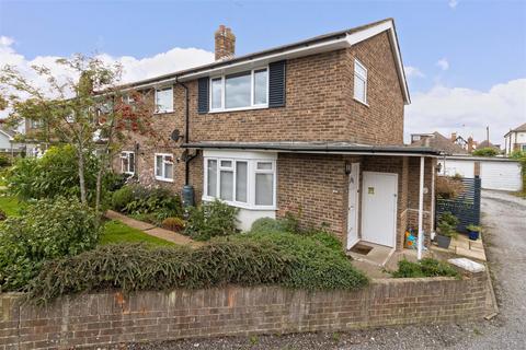 28 Chesham Close, Goring By Sea, Worthing, BN12 4BJ