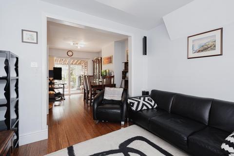 12 Limecroft Close, Epsom, KT19 9RE