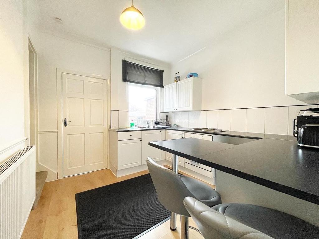 Hough Lane, Wombwell, Barnsley 2 bed end of terrace house for sale £