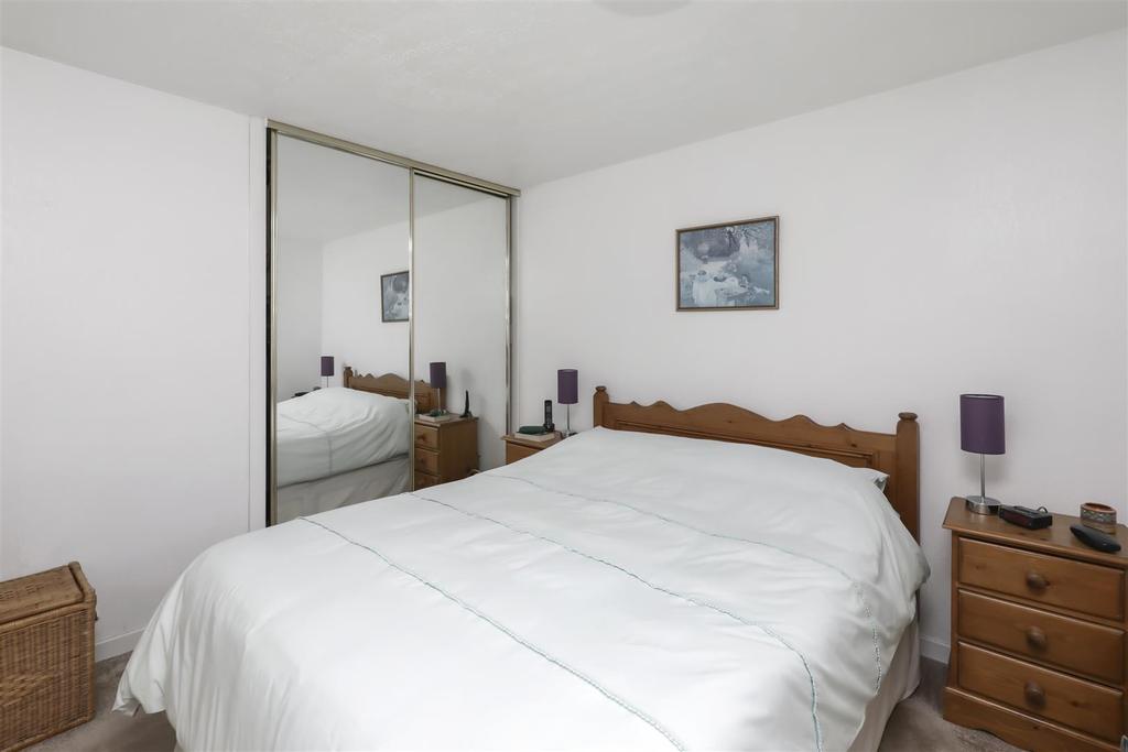 39 Concorde Way8.jpg
