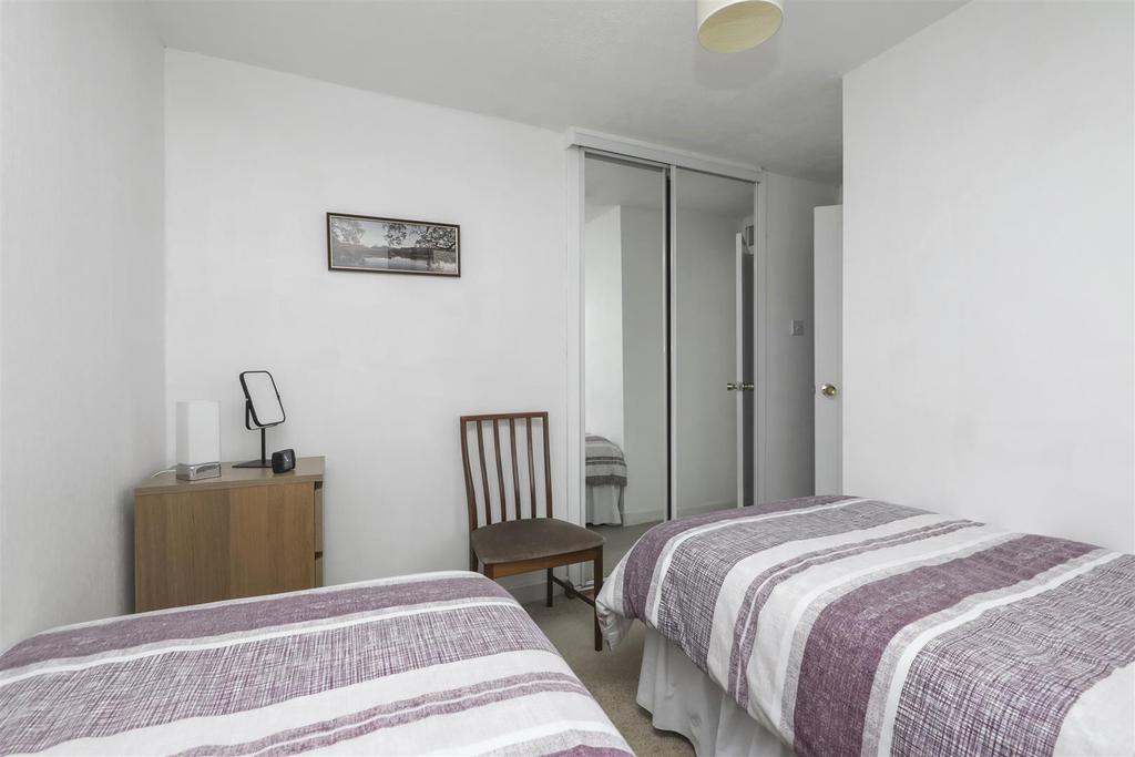 39 Concorde Way4.jpg