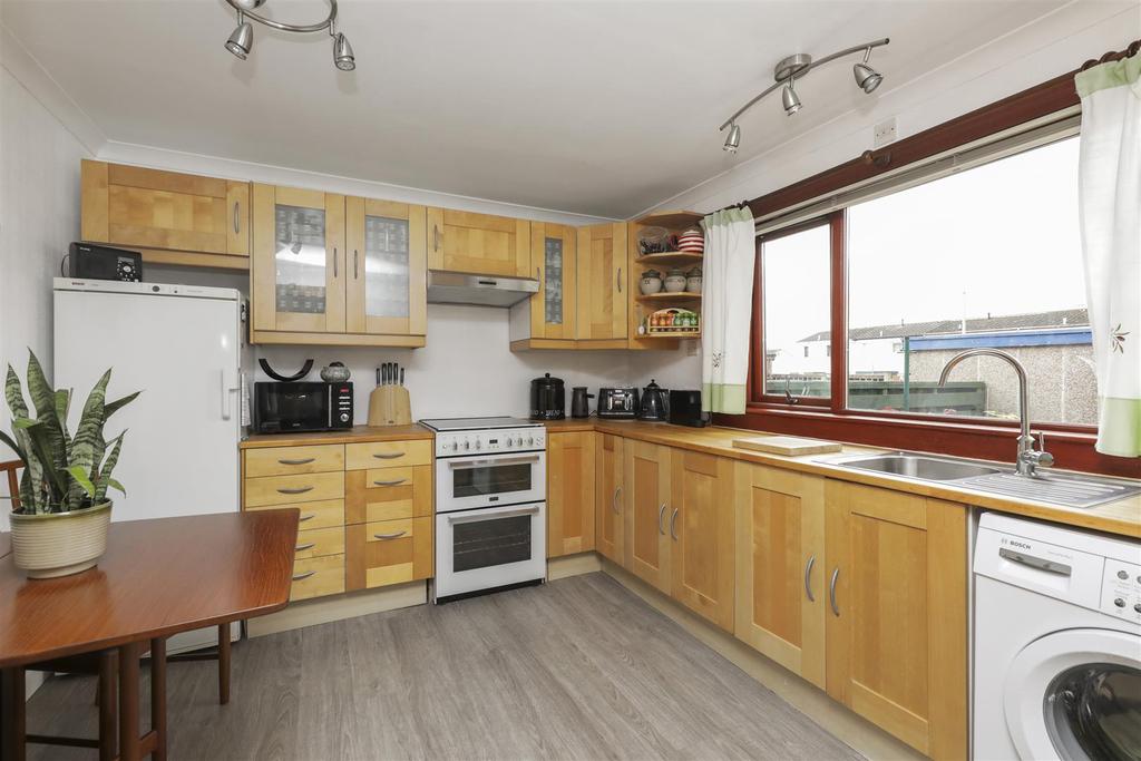 39 Concorde Way13.jpg