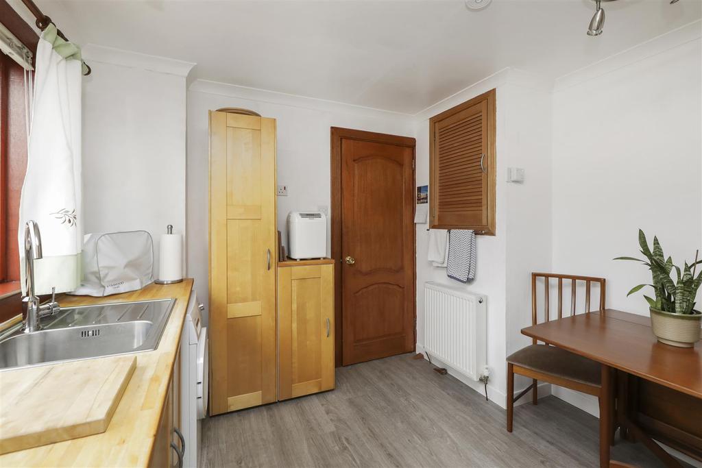 39 Concorde Way15.jpg