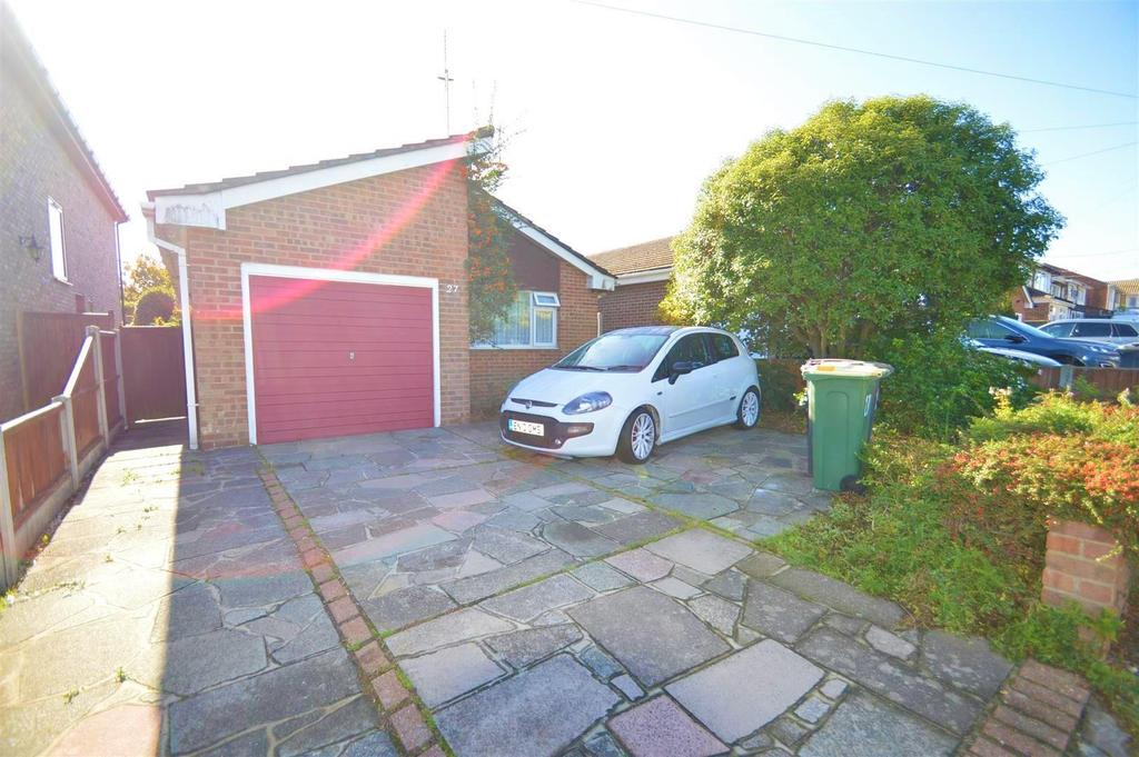 York Road, Ashingdon 2 bed detached bungalow £375,000