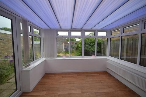 4 Ash Grove, Burnham-on-crouch, CM0 8DP
