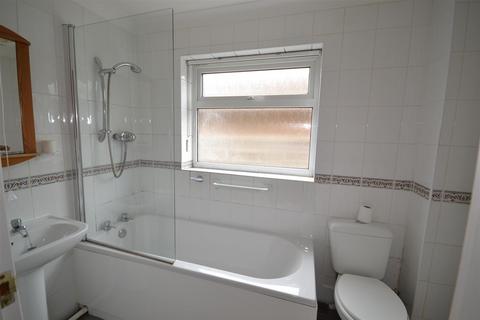 4 Ash Grove, Burnham-on-crouch, CM0 8DP