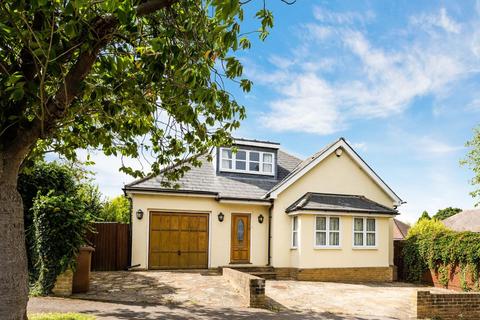2b The Oval, Banstead, SM7 2QY