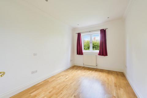 2b The Oval, Banstead, SM7 2QY