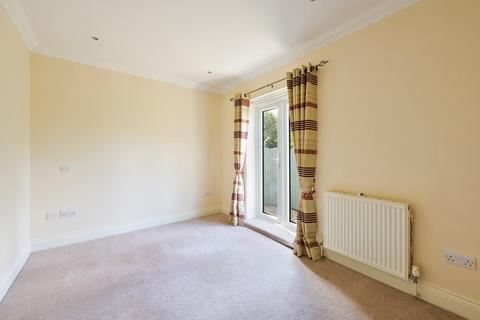 2b The Oval, Banstead, SM7 2QY