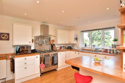 4 bedroom semi-detached house for sale - The Meadows, Lewes, East Sussex