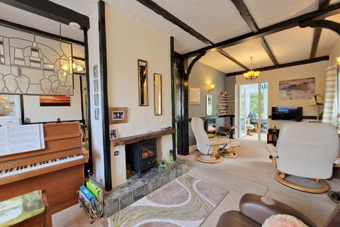 3 bedroom semi-detached house for sale - Ladybridge Road, Cheadle Hulme