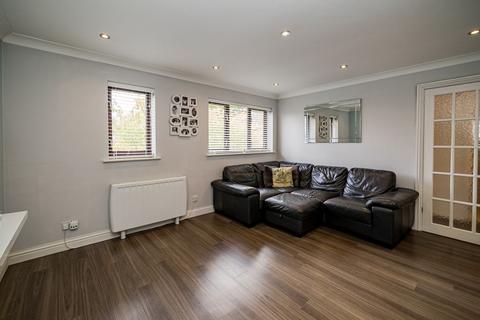 8 Birinus Close, High Wycombe, HP12 3LZ