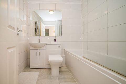 8 Birinus Close, High Wycombe, HP12 3LZ